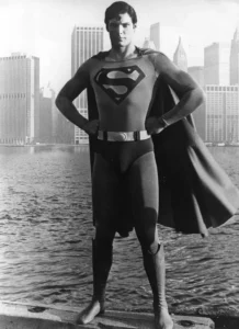 24-year-old American film actor Christopher Reeve stands before the Manhattan skyline dressed as the comic-book hero of the film 'Superman'. Keystone / Getty