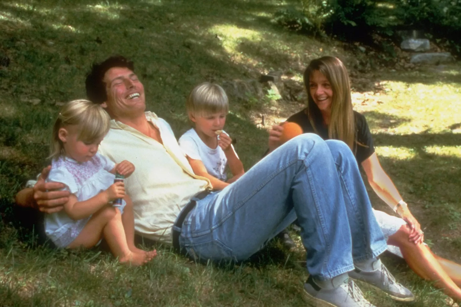 Actor Christopher Reeve w. lover Gae Exton & their childern Alexandra, 1, & Matthew, 5, in 1985. PHOTO: Dirck Halstead/Getty